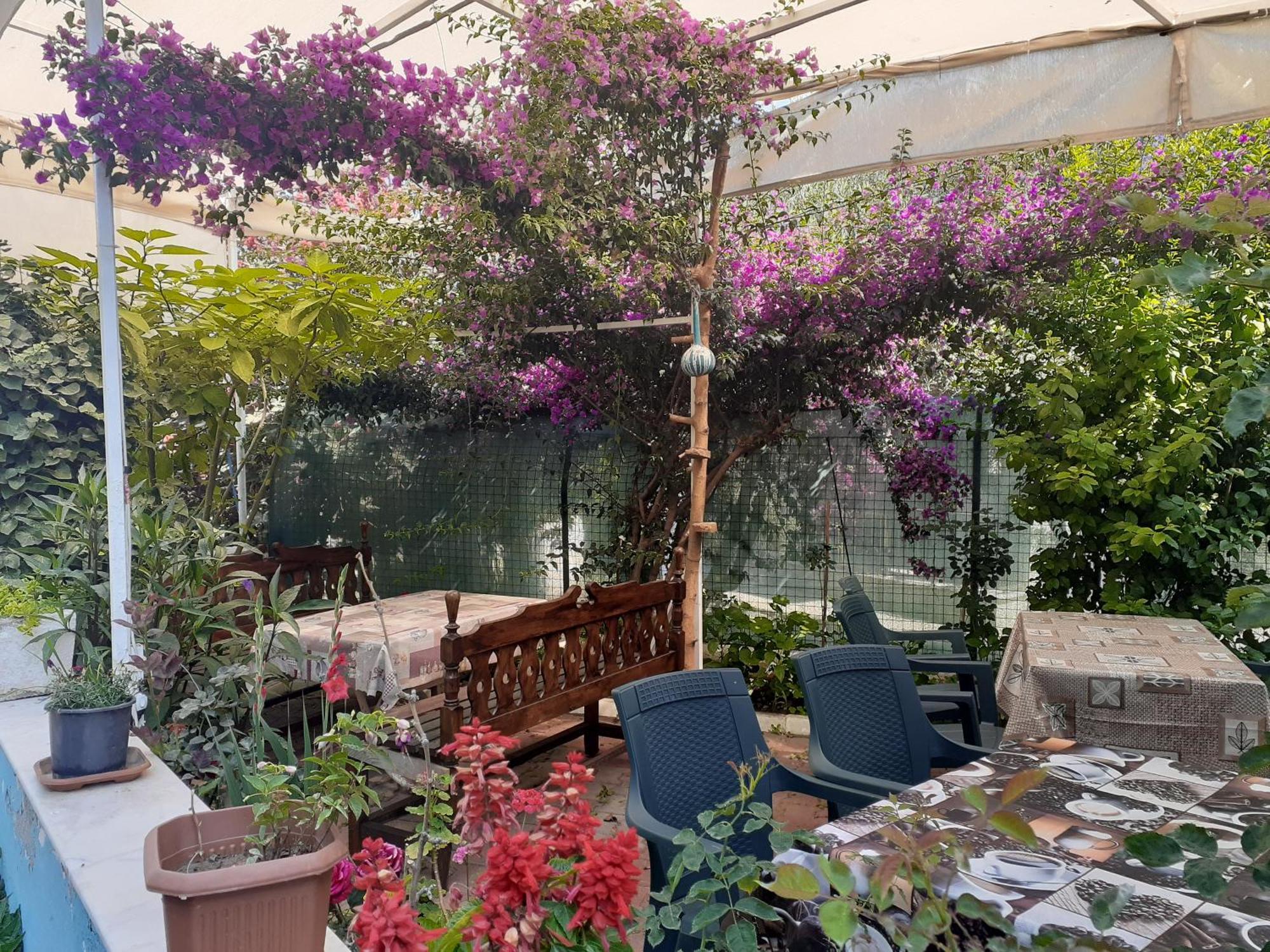 Samos Apart Pension Guzelcamlı Екстериор снимка